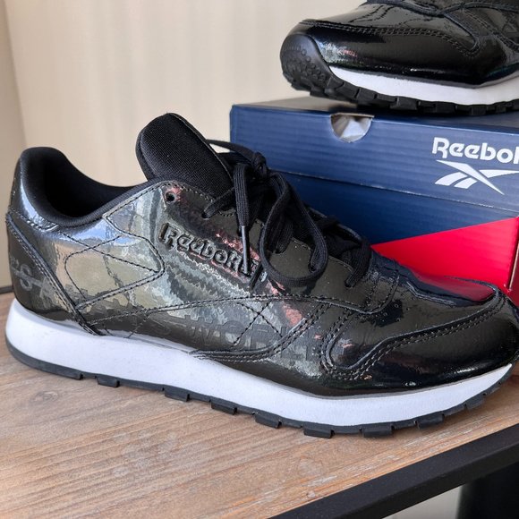 Nearly New (Only Worn Twice) Reebok It's A Man's World Women's Running Sneakers - Picture 3 of 16